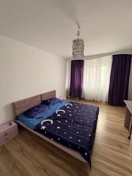 Apartament cu 3 camere decomandat în Mofleni