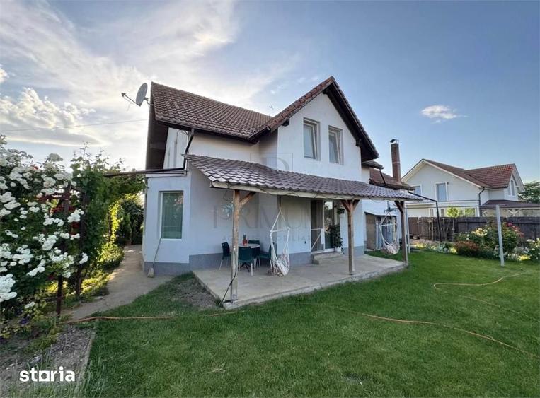 Casă cu 5 camere cu Teren 540 Mp în Sânmihaiu Român