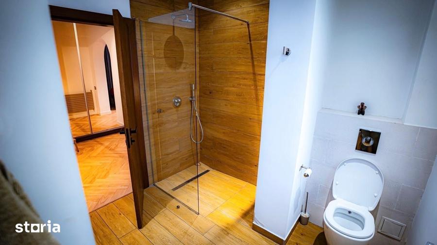 Casă cu 7 camere cu Teren 390 Mp în Floreasca