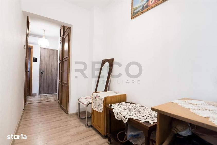 Apartament cu 3 camere decomandat în Salca