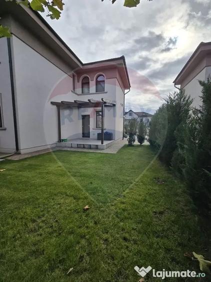 Casă cu 5 camere cu Teren 300 Mp în Ferme
