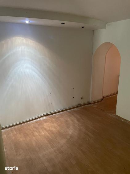 Casă cu 3 camere cu Teren 1346 Mp în Poroschia