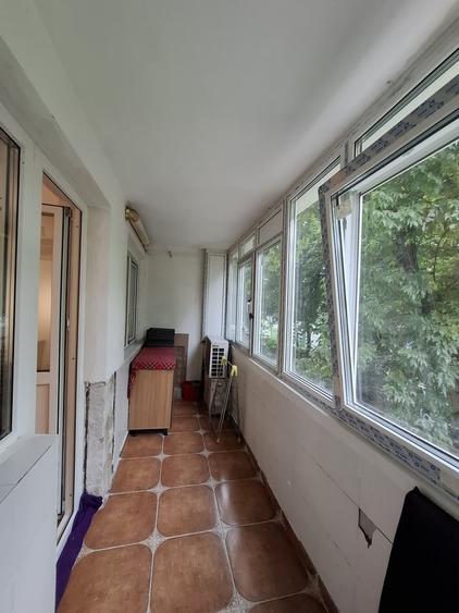Apartament cu 3 camere decomandat în Alexandru Obregia
