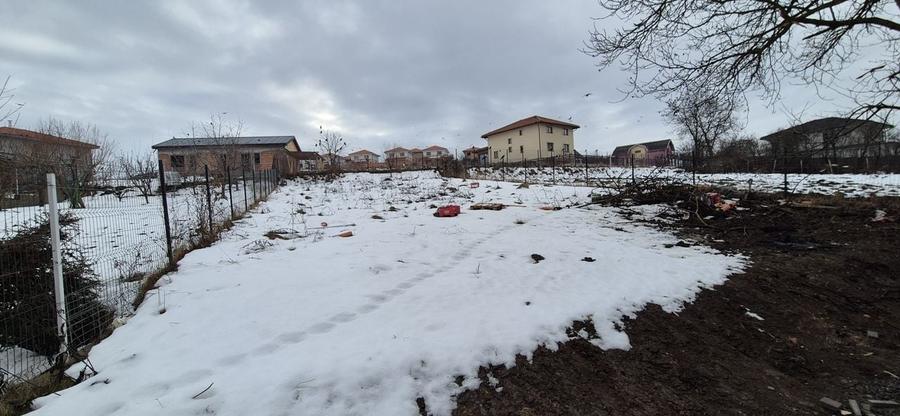 Casă individuală cu 4 camere cu Canalizare în Dezmir
