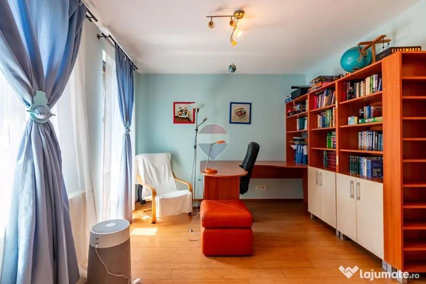 Casă cu 7 camere cu Teren 850 Mp în Corbeanca