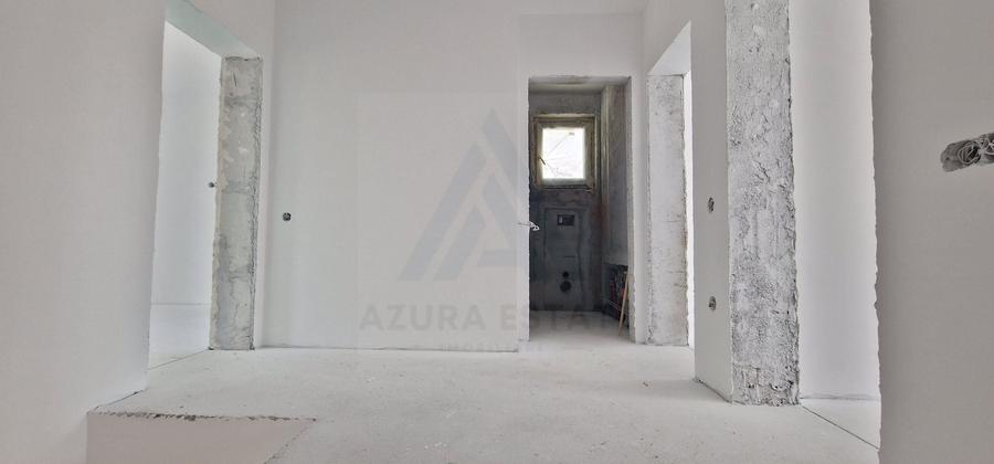 Duplex cu 4 camere cu Canalizare în Sud-Est