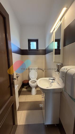 Casă individuală cu 5 camere cu Canalizare în Iris