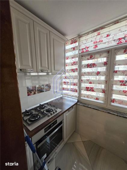 Apartament cu 3 camere decomandat în Obcini