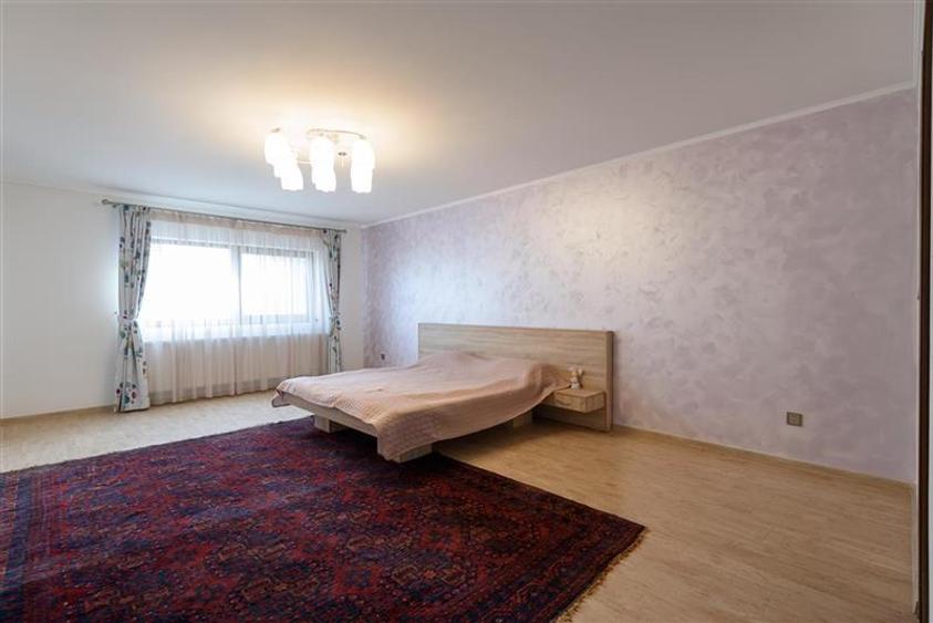 Casă individuală cu 4 camere cu Canalizare în Hărman