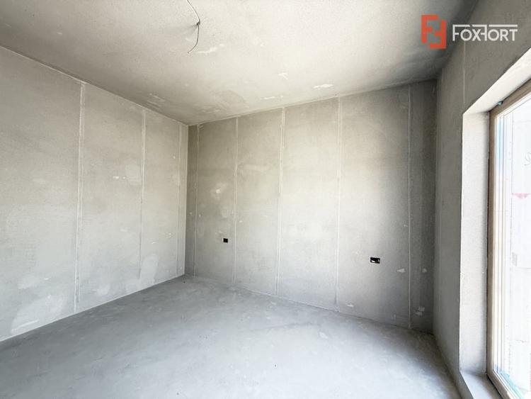 Duplex cu 4 camere cu Canalizare în Săcălaz