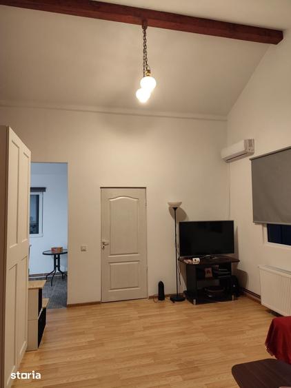 Casă cu 5 camere cu Teren 1468 Mp în Meri