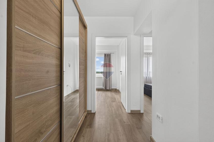 Apartament cu 4 camere decomandat, mobilat în Polivalentă