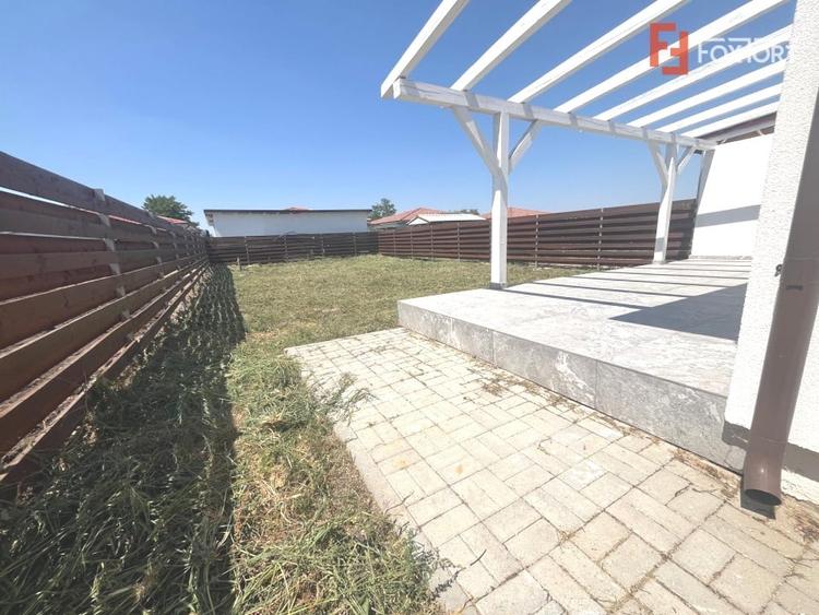 Duplex cu 4 camere cu Canalizare în Moșnița Nouă