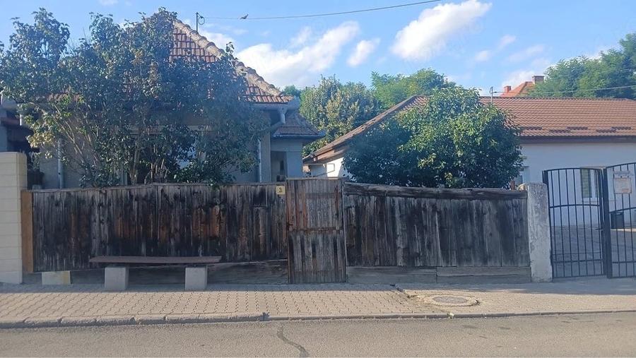 Casă cu 2 camere cu Teren 200 Mp în Central