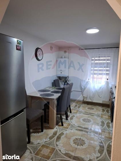 Apartament cu 3 camere de inchiriat - 9