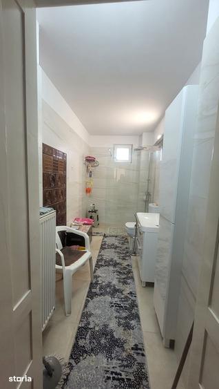 Casă cu 6 camere cu Teren 443 Mp în Livada