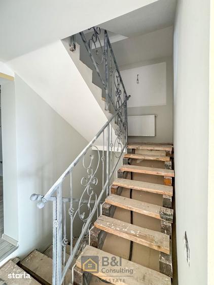 Casă cu 7 camere cu Teren 470 Mp în Bucium