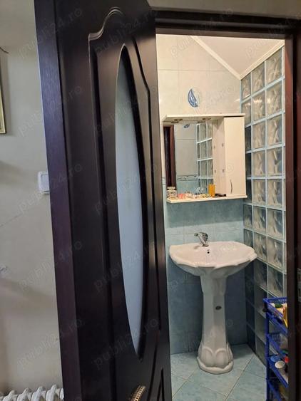 Apartament cu 4 camere semidecomandat în Fabric