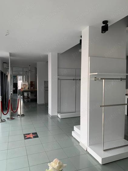 Spațiu comercial, de 290 mp, în Port