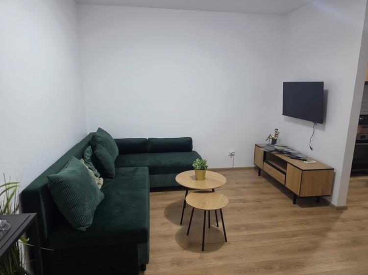 Apartament cu 2 camere decomandat în Exterior Vest