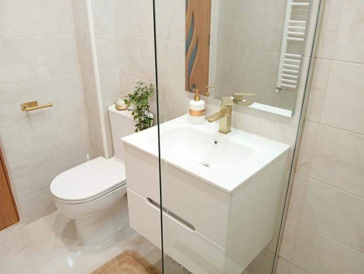 Apartament cu 2 camere semidecomandat, mobilat în Central