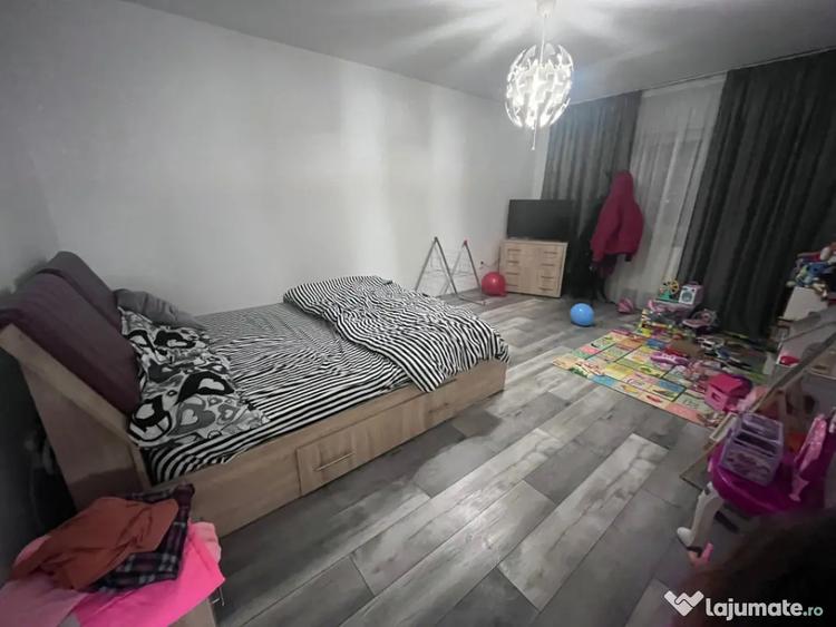 Apartament cu 3 camere, mobilat în Lăpuș