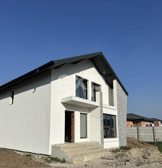 Casă individuală cu 4 camere cu Canalizare în Clinceni