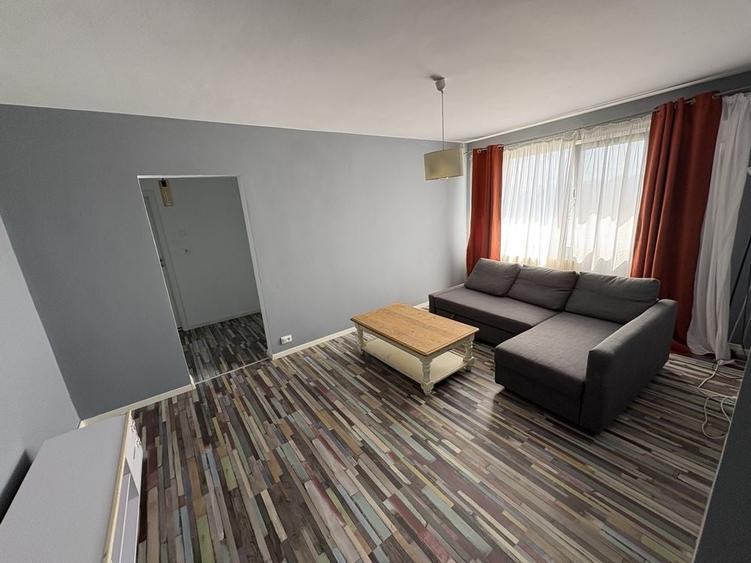 Apartament cu 3 camere nedecomandat în Titan
