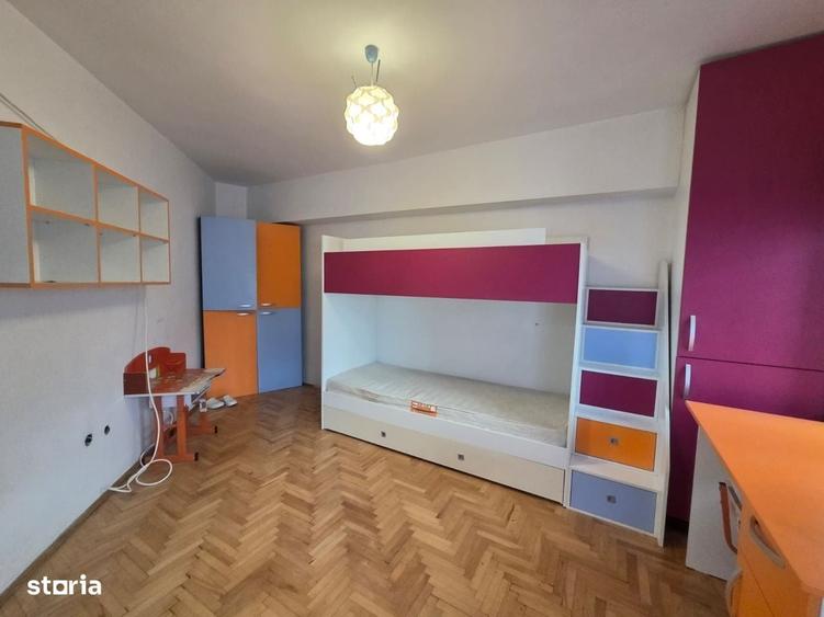Apartament cu 3 camere decomandat în Dacia