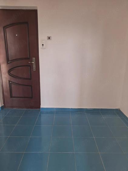 Apartament cu 2 camere decomandat în Cornișa