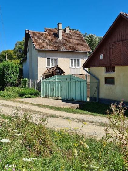 Casă cu 4 camere în Brebi