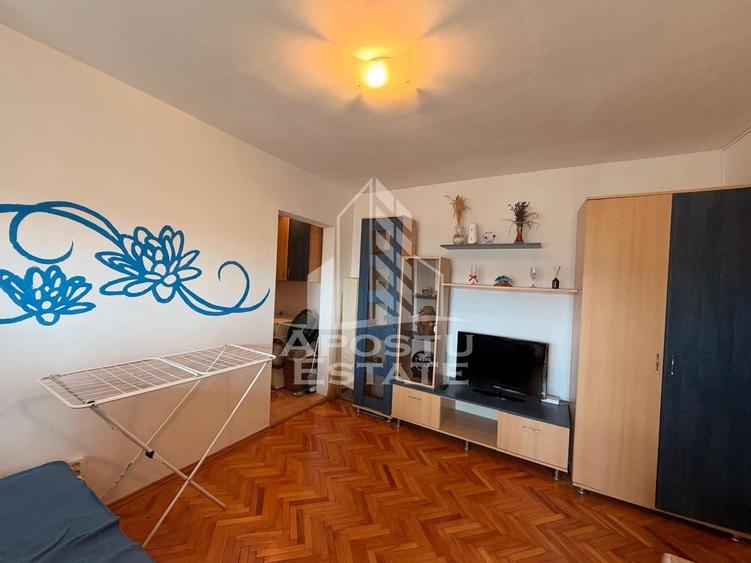 Apartament cu 2 camere semidecomandat, mobilat în Torontalului