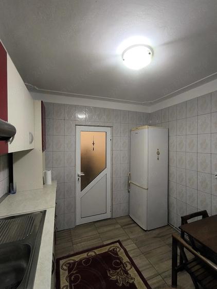 Apartament cu 3 camere decomandat în Mircea cel Bătrân