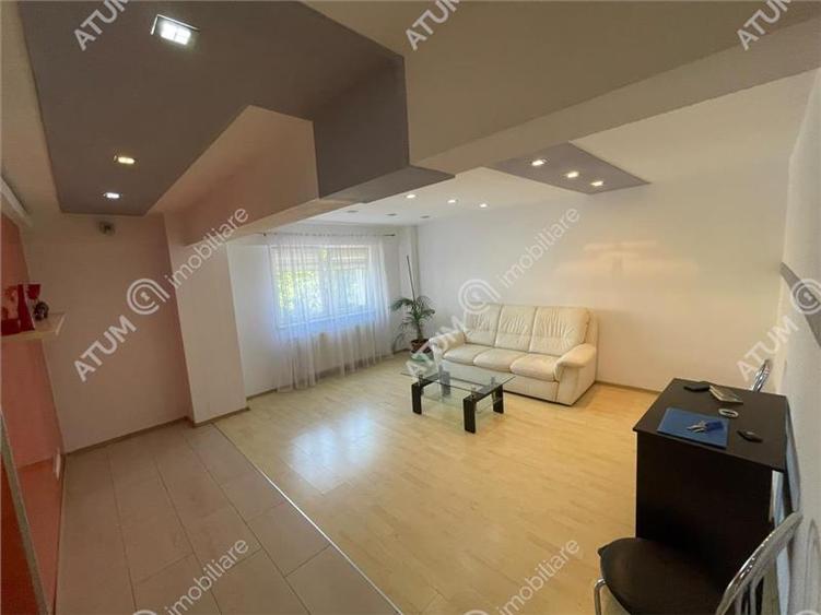 Apartament 3 camere decomandate 2 balcoane etaj 1 zona centrala Sibiu - 2