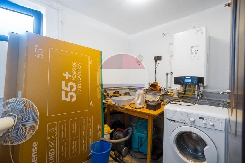 Casă individuală cu 5 camere cu Teren 696 Mp în Vulcan