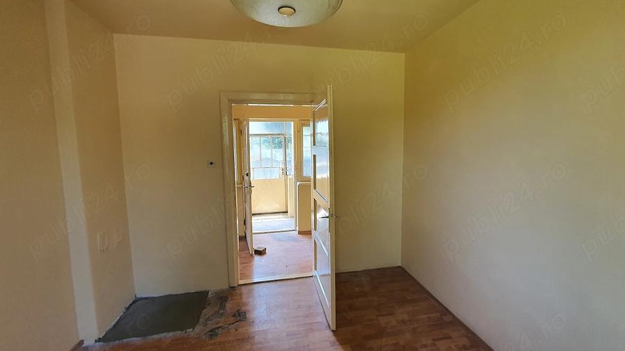 Casă cu 3 camere cu Teren 618 Mp în Răcari