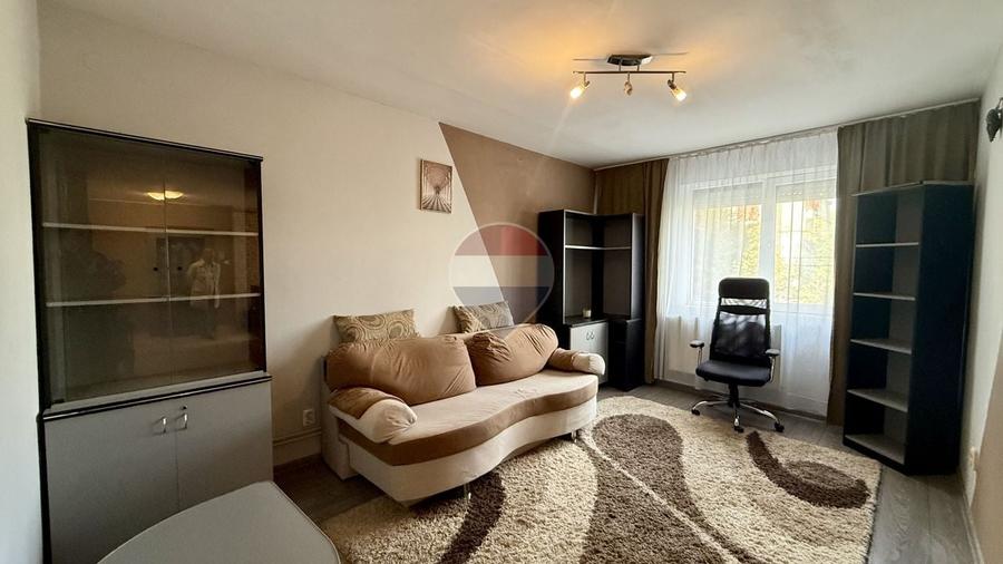 Apartament cu 2 camere semidecomandat, mobilat în Ultracentral