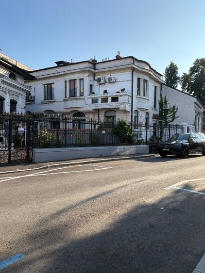 Apartament cu 4 camere decomandat în Universitate