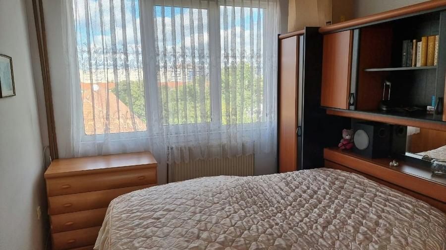 Apartament cu 3 camere semidecomandat, mobilat în Circumvalațiunii