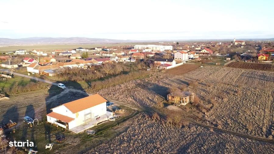 Casă cu 2 camere cu Teren 1200 Mp în Frumușeni