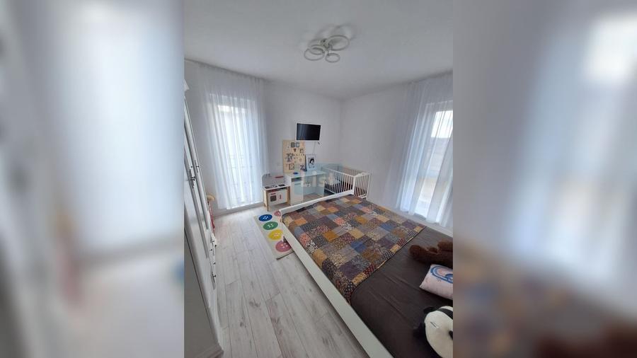 Casă cu 4 camere cu Teren 400 Mp în Centura