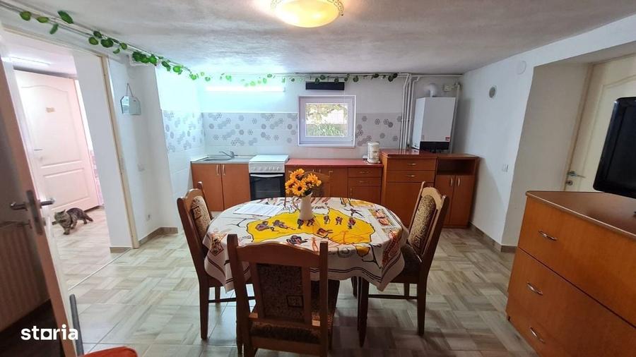 Apartament cu 3 camere în Sub Arini