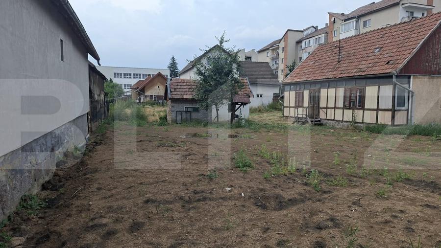 Casă cu 2 camere cu Canalizare în Central