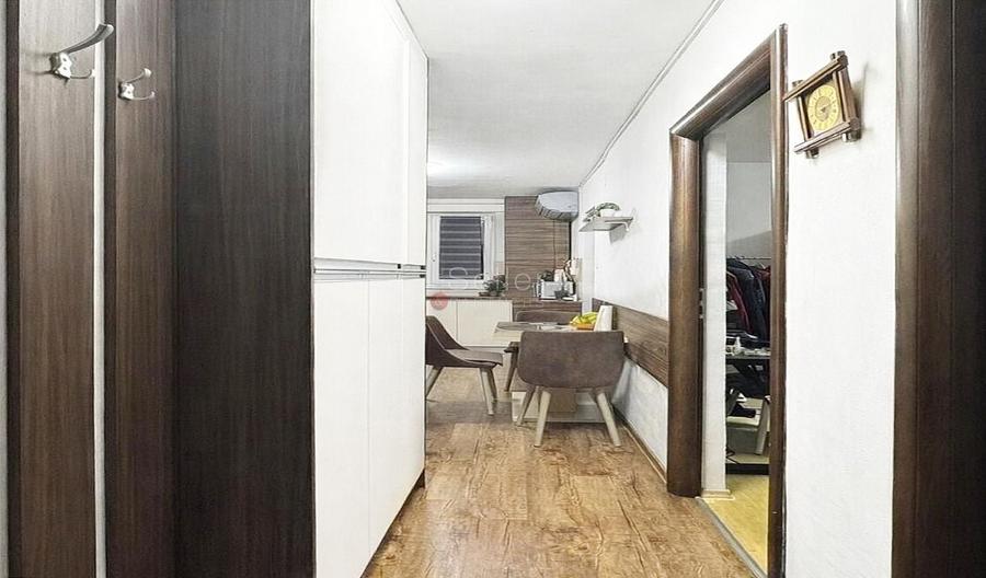 Apartament cu 3 camere decomandat, mobilat în Vlahuță