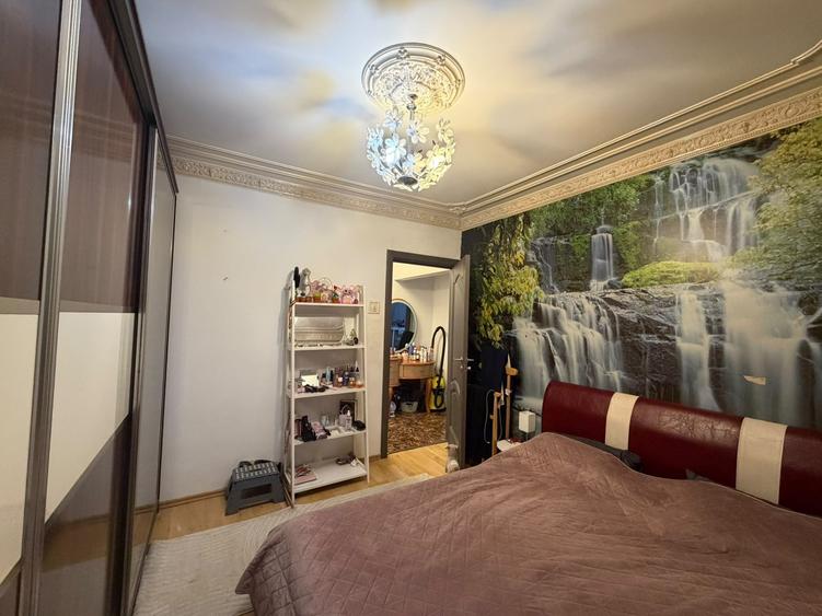 Apartament cu 3 camere decomandat, mobilat în Sebastian