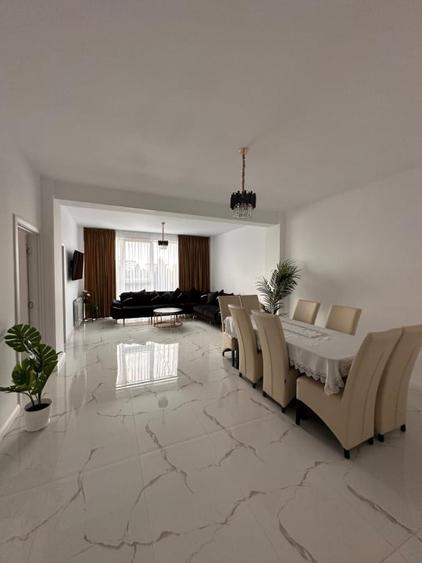 Apartament cu 3 camere decomandat, mobilat în Exterior Sud
