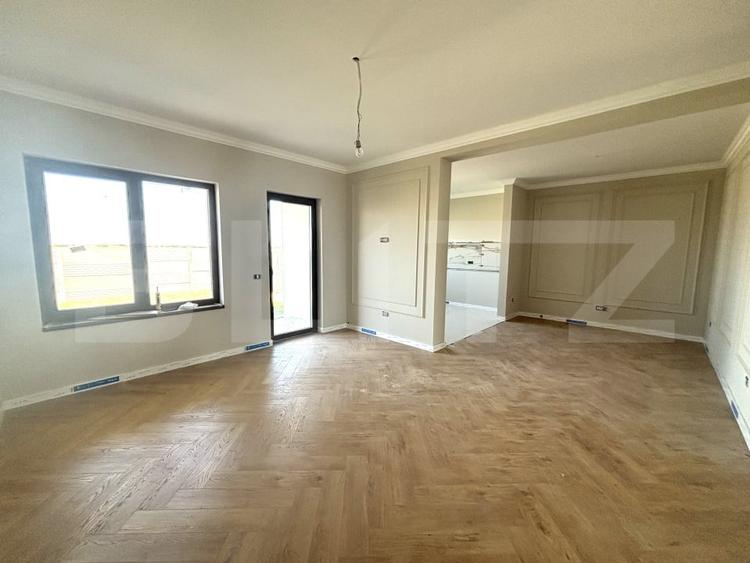 Duplex cu 5 camere cu Teren 250 Mp în Săcălaz