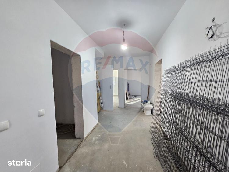 Casă cu 7 camere cu Teren 1439 Mp în Darova