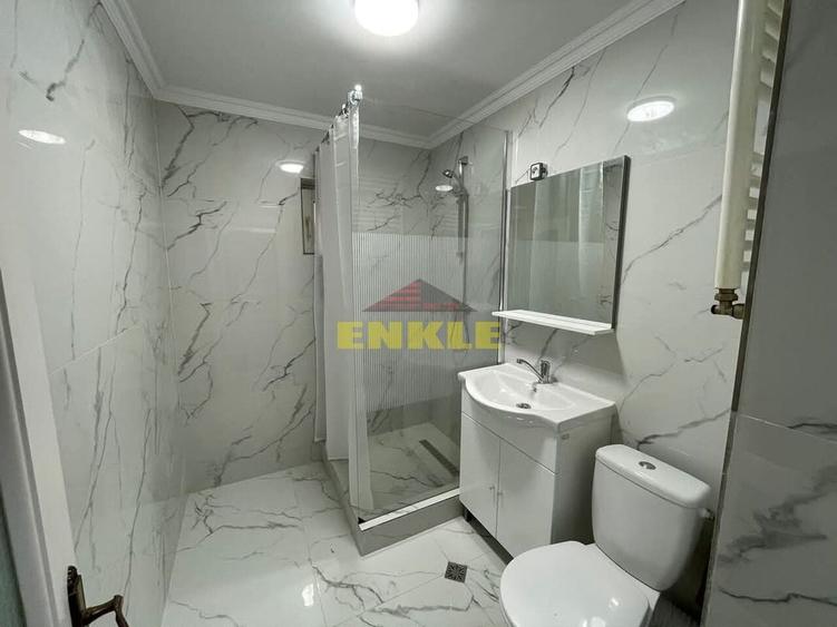 Apartament cu 3 camere semidecomandat în Central