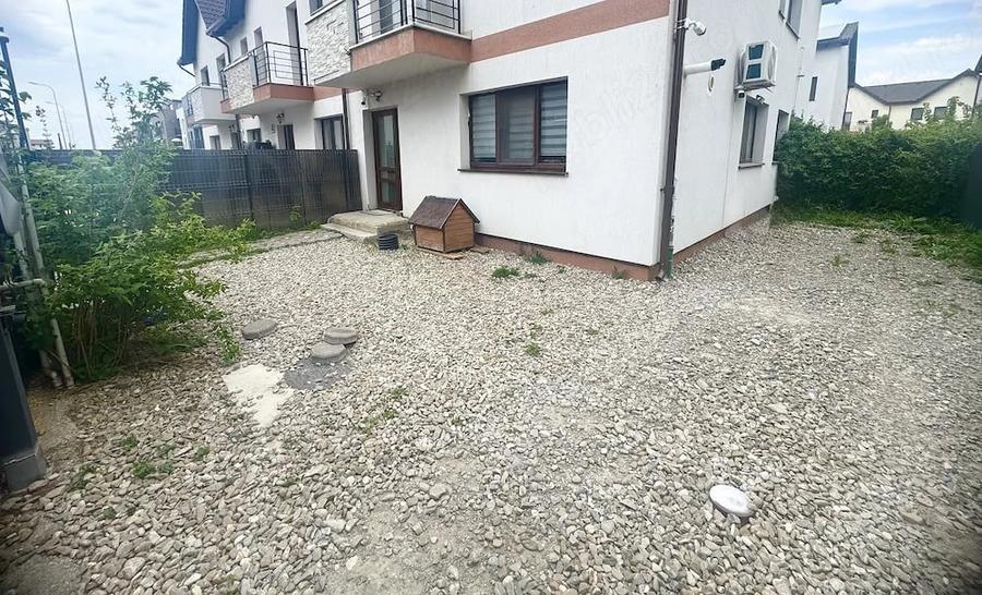 Apartament cu 2 camere semidecomandat, mobilat în Sânpetru